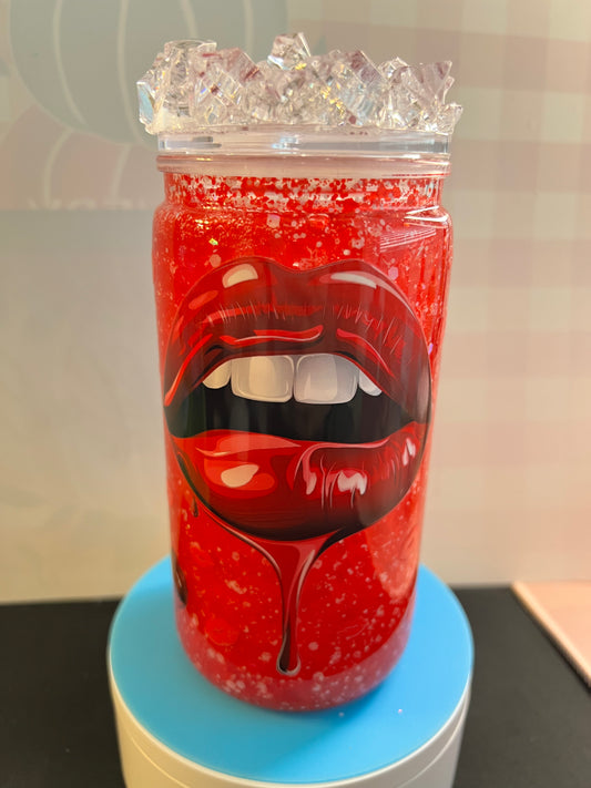 Red lips with cubed lid